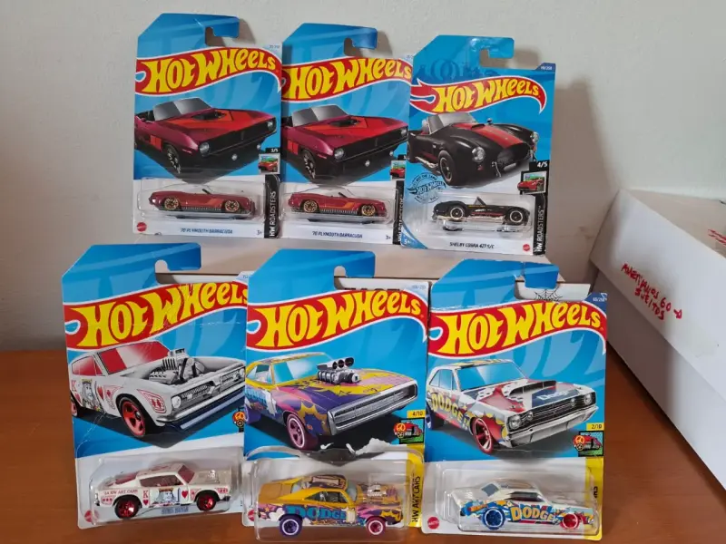 Set de autos Hot Wheels Roadsters y Arts - 1