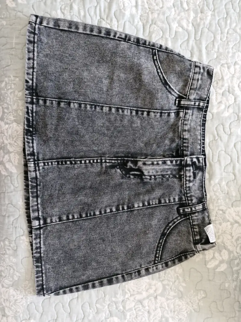 Falda de mezclilla gris estilo casual - 1