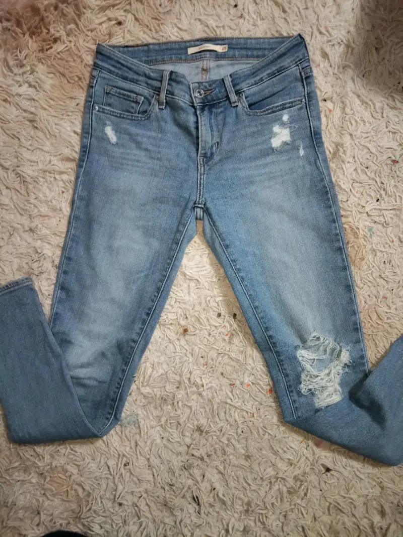 Jeans desgastados azul claro para mujer - 1
