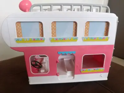 Casa rodante de juguete para muñecas - miniatura 1
