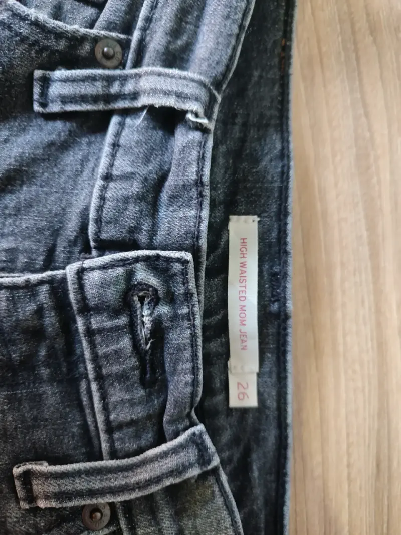 Jeans mom tiro alto talla 26 - 1