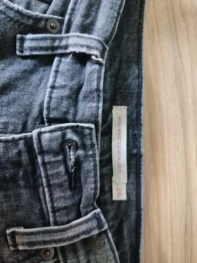 Jeans mom tiro alto talla 26 - miniatura 1