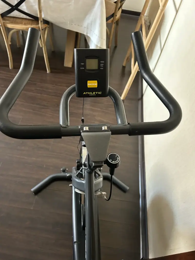 Bicicleta estática Athletic Works negra - 5