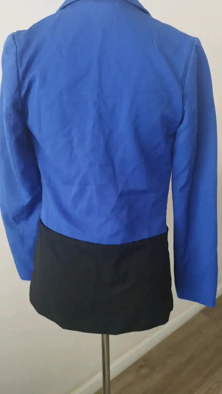 Blazer azul para mujer elegante - 4