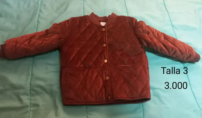 Chaqueta acolchada infantil color burdeos