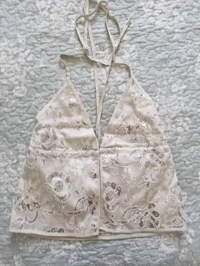 Top de encaje beige con lentejuelas - miniatura 1