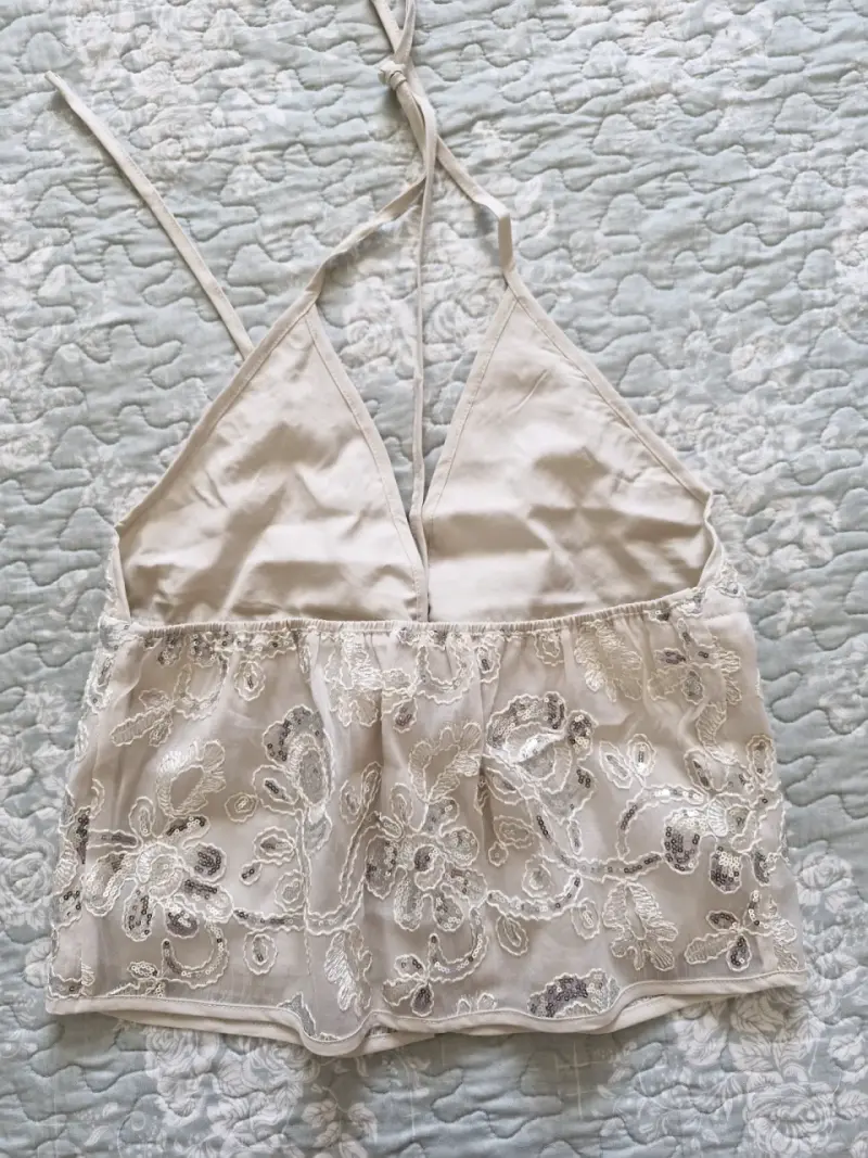 Top de encaje beige con lentejuelas - 2