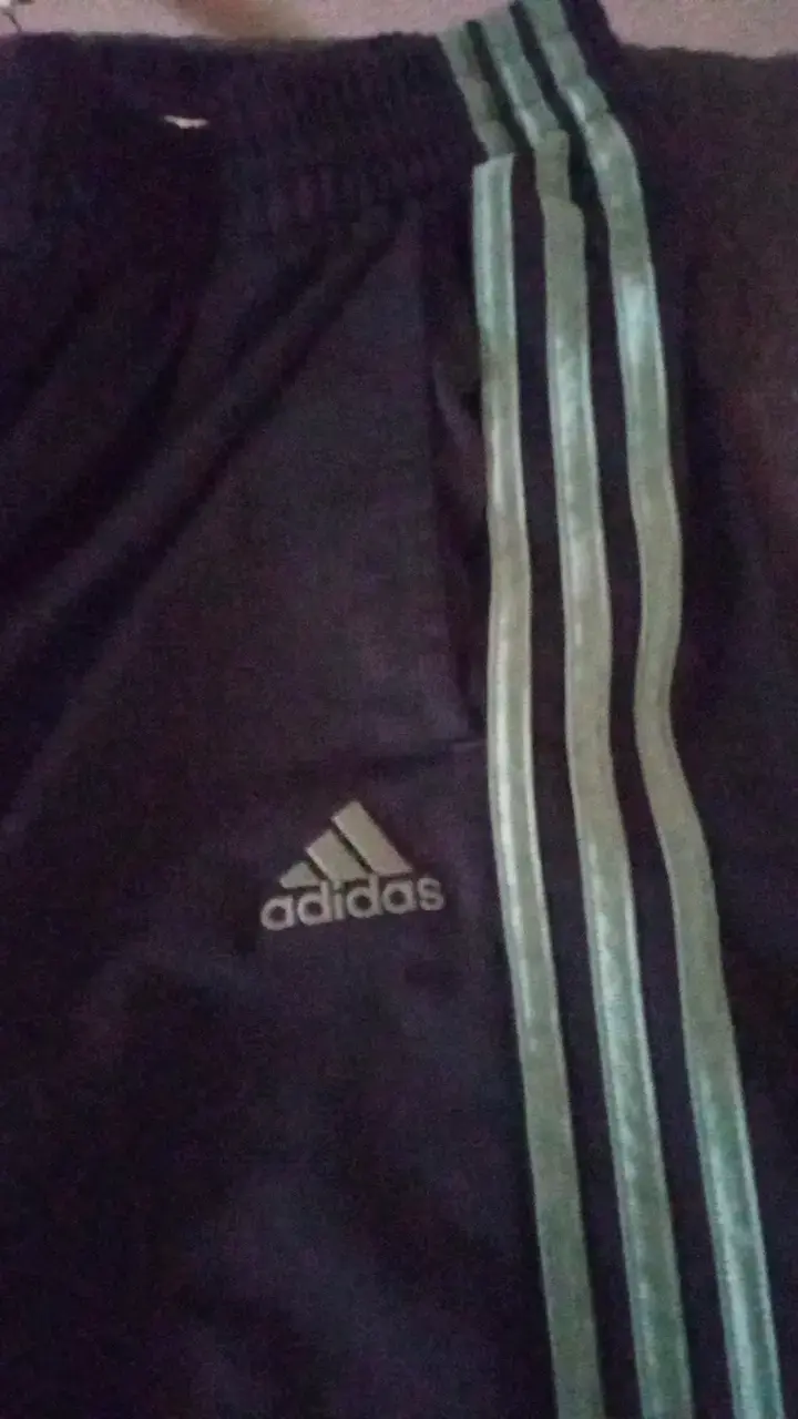 Pantalones deportivos negros con verde adidas - 2