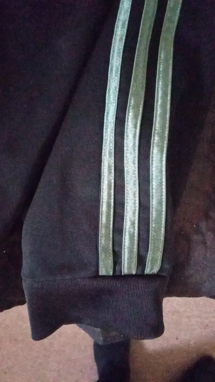 Pantalones deportivos negros con verde adidas - 3