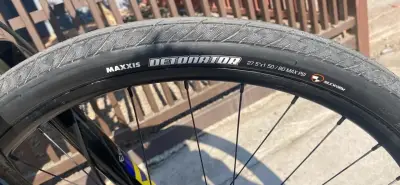 Neumático Maxxis Detonator 27.5x1.50 para bicicleta - miniatura 1
