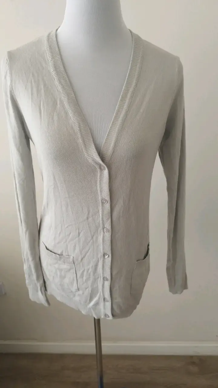Cardigan beige de punto para mujer - 1