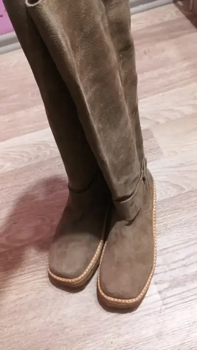Botas altas de gamuza marrón - miniatura 1