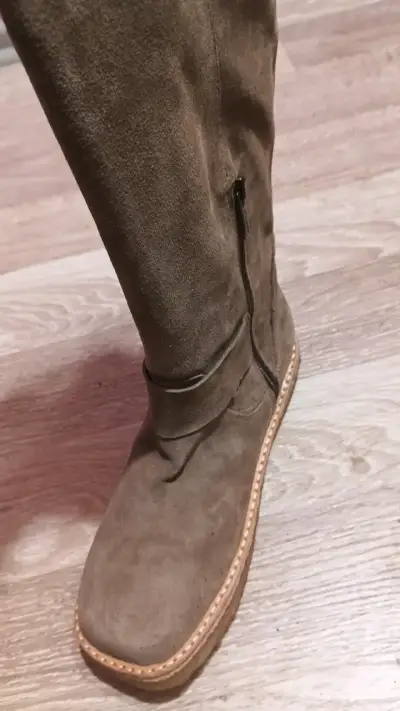 Botas altas de gamuza marrón - miniatura 2