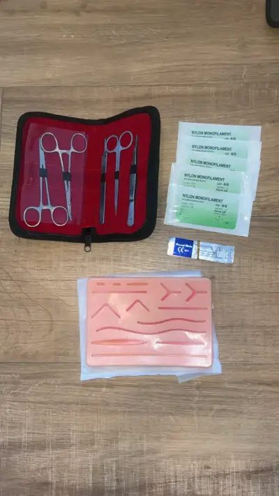 Kit de sutura con herramientas y práctica - miniatura 1