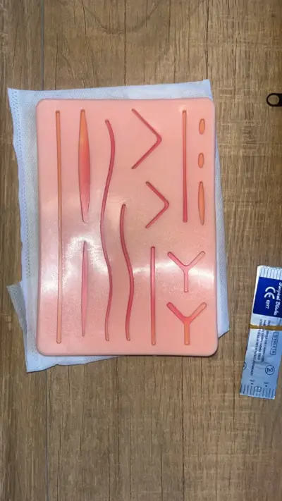 Kit de sutura con herramientas y práctica - miniatura 2