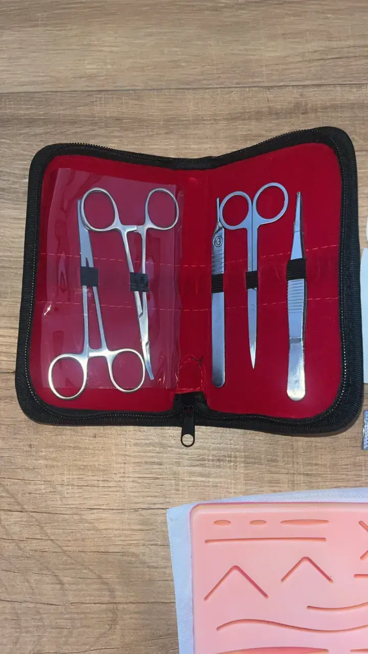 Kit de sutura con herramientas y práctica - 4