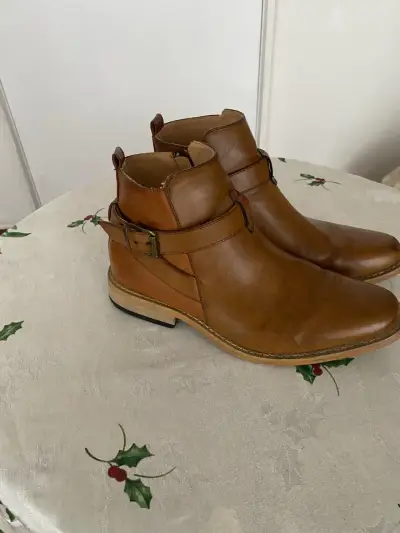 Botines de cuero marrón con hebilla - miniatura 1