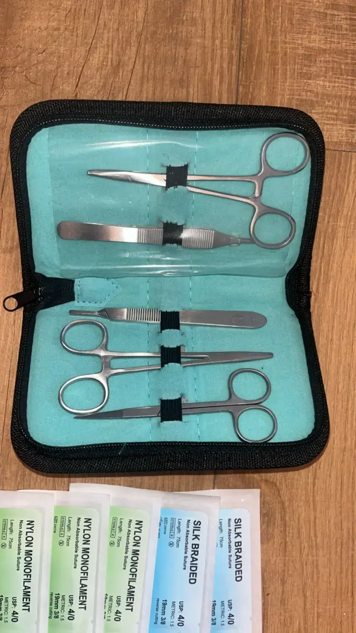 Kit de práctica de sutura con herramientas - 2