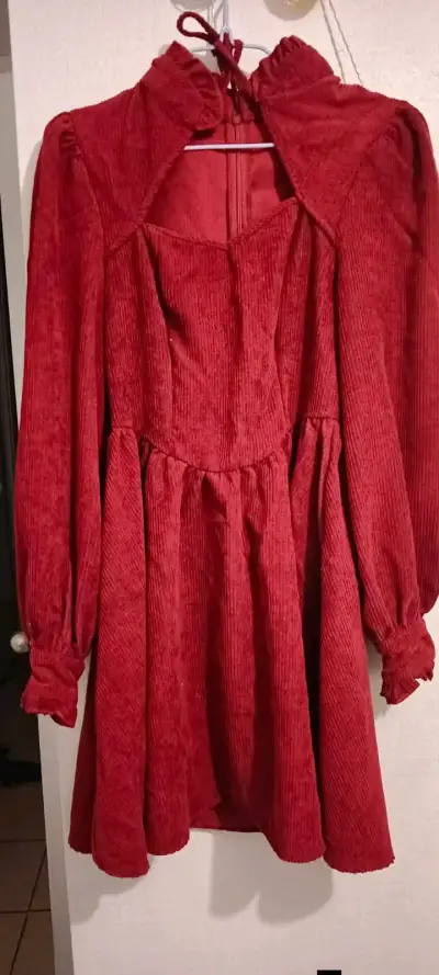 Vestido rojo de pana con cuello alto - miniatura 1
