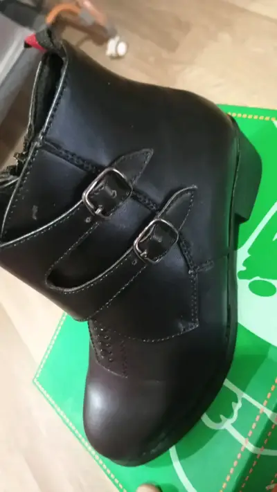 Botines de cuero negro con hebillas - miniatura 2