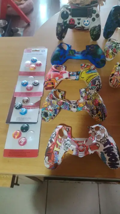 Set de carcasas y grips para control de consola - miniatura 2