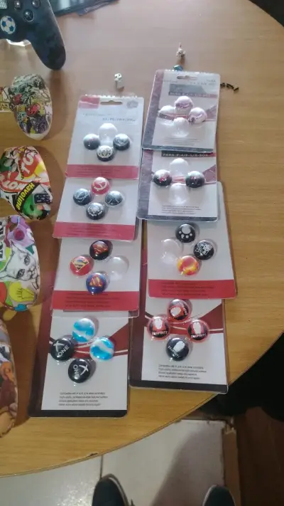 Set de carcasas y grips para control de consola - miniatura 4