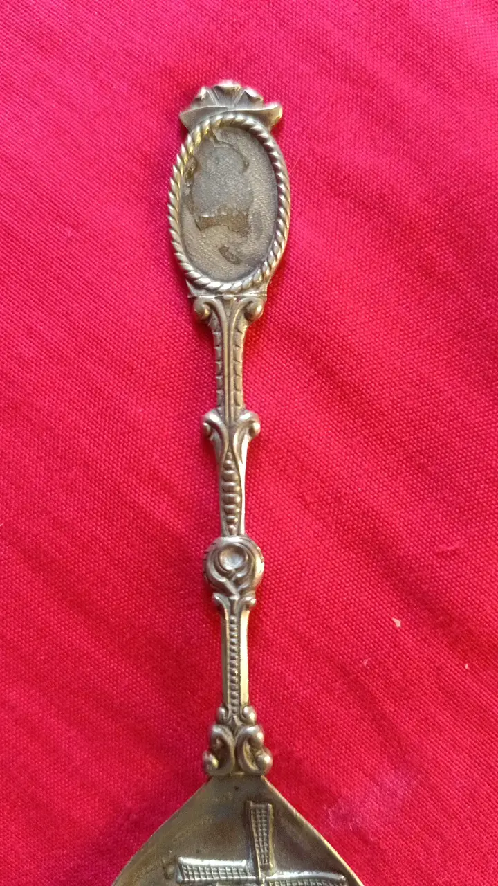 Cuchara coleccionable de metal con diseño de molino - 5