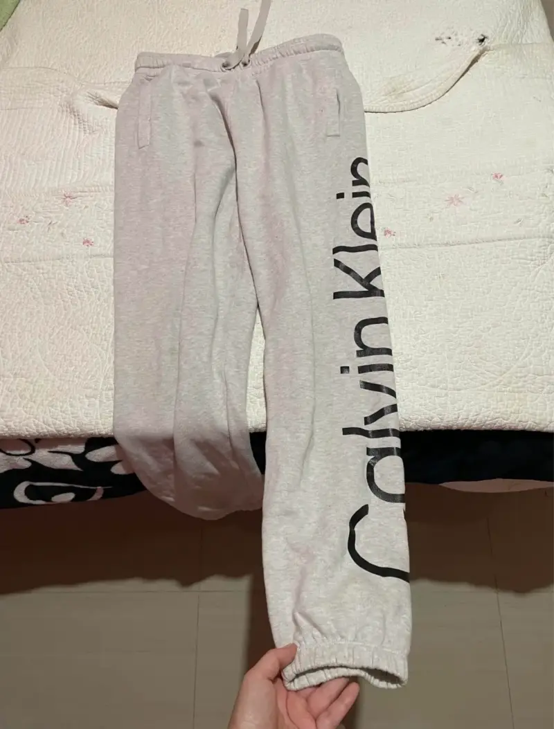 Pantalones deportivos Calvin Klein grises - 2