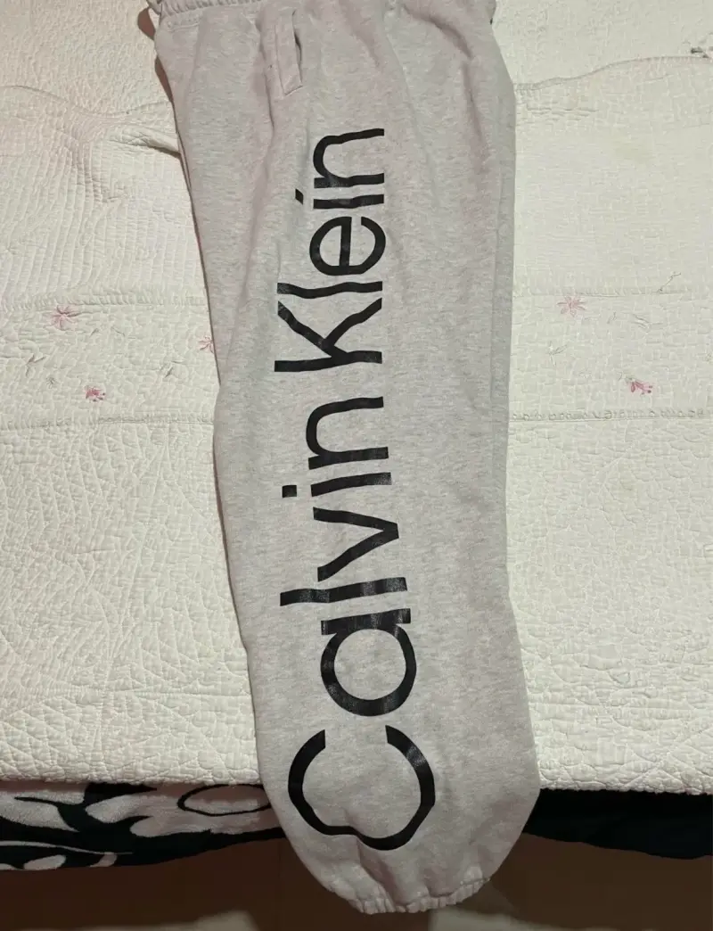 Pantalones deportivos Calvin Klein grises - 3