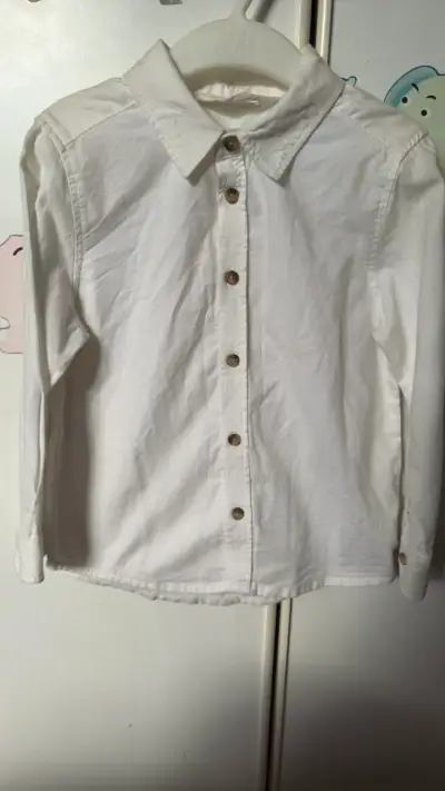 Camisa blanca de algodón para niño talla 4 - miniatura 1