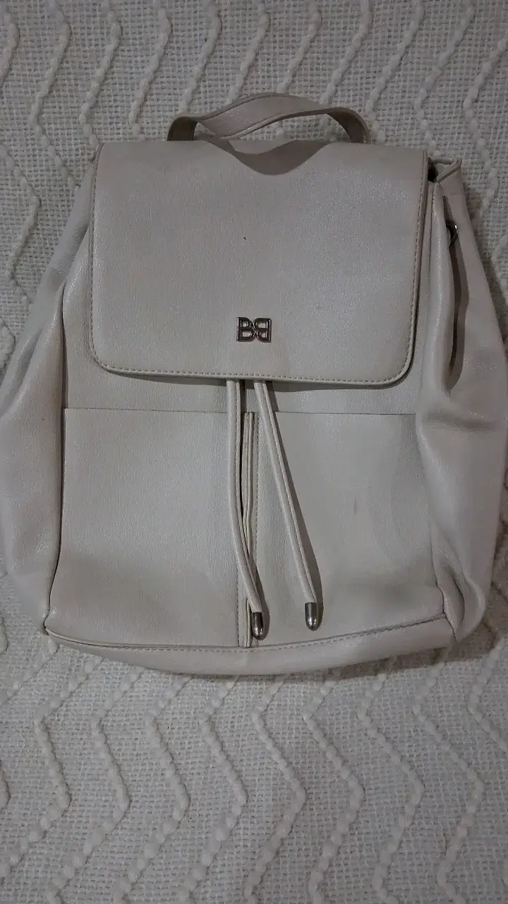 Mochila beige de cuero sintético con logo - 1
