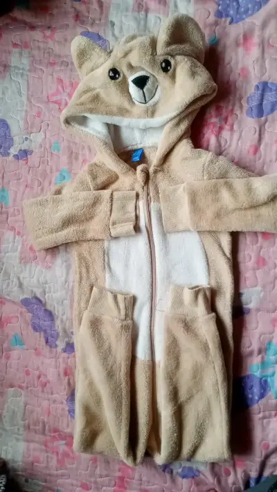 Chaqueta infantil con capucha de piel sintética - miniatura 2