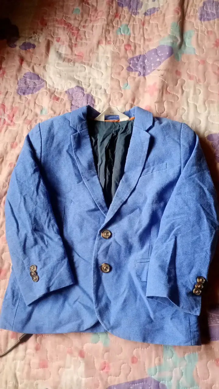 Chaqueta infantil con capucha de piel sintética - 4