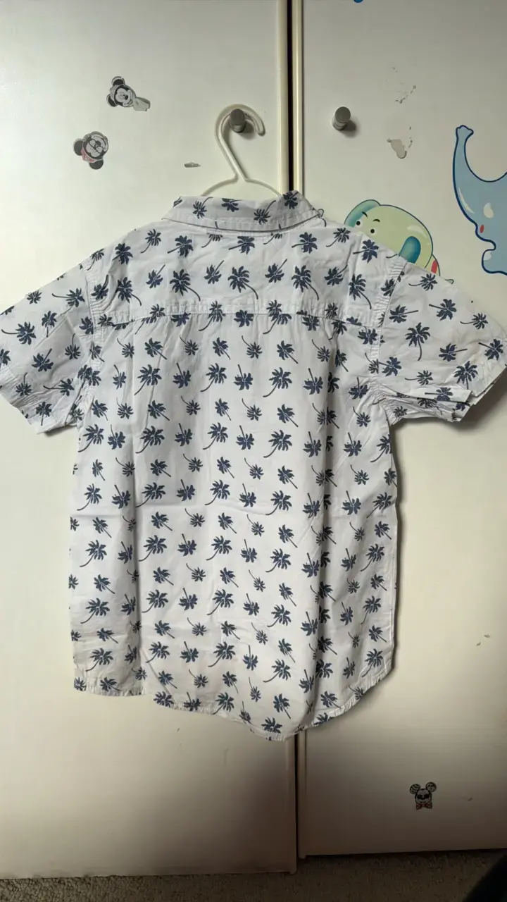 Camisa de niño blanca con estampado de palmeras - 4