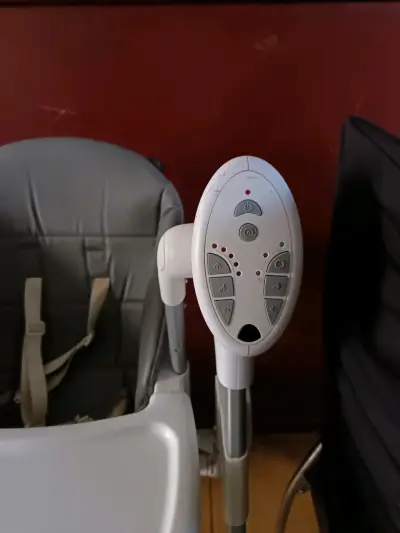 Silla de comer y mecedora para bebé Infanti gris - miniatura 3
