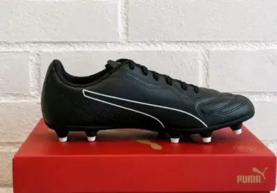 Botines de fútbol Puma negros con caja - miniatura 1