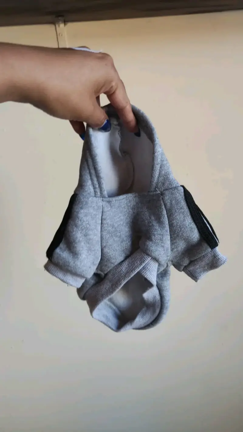 Polerón gris para perro con capucha.Todo se vende - 3