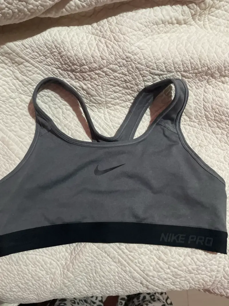 Top deportivo Nike Pro gris - 5