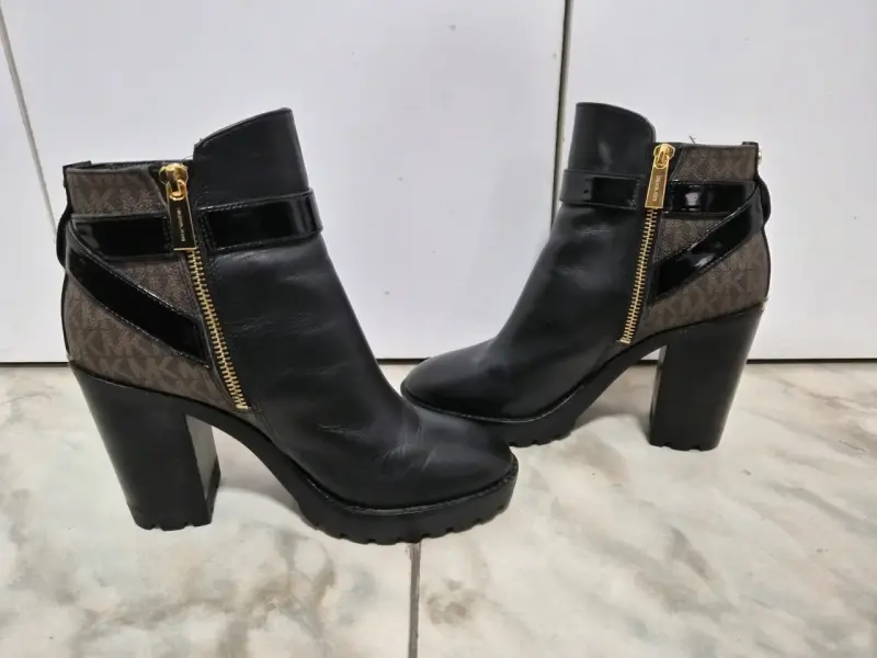 Botines Michael Kors con tacón alto - 1