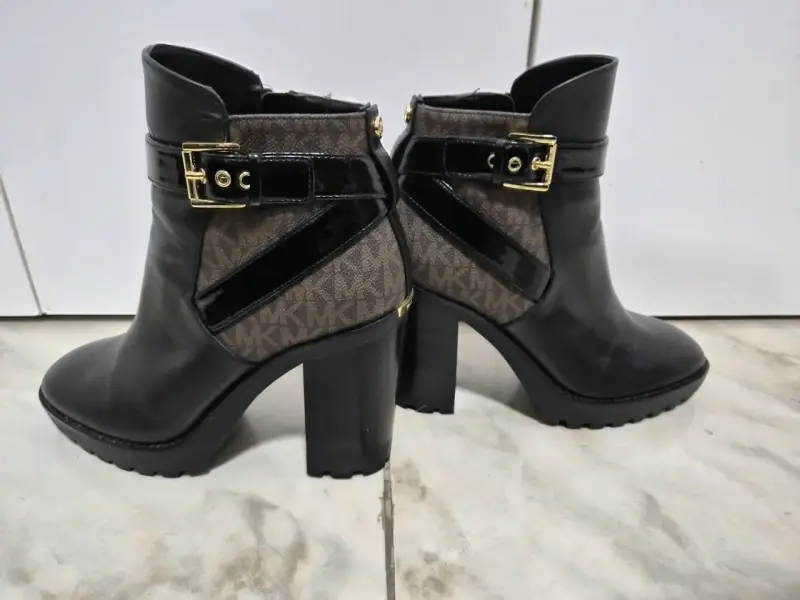 Botines Michael Kors con tacón alto - 2