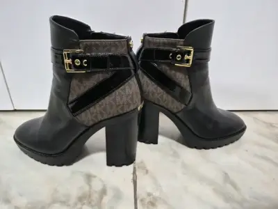 Botines Michael Kors con tacón alto - miniatura 2
