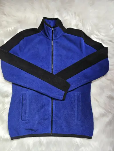 Polerón polar azul con detalles negros - miniatura 1