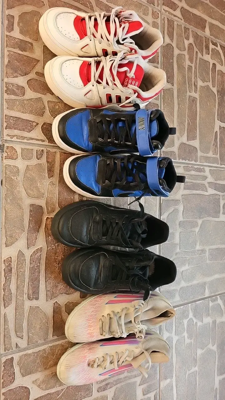Lote de zapatillas deportivas variadas