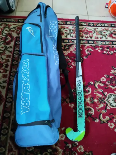 Palo de hockey Kookaburra con bolso azul - miniatura 2