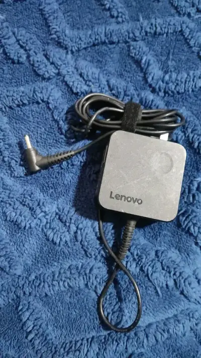 Cargador notebook Lenovo 45W ORIGINAL - miniatura 1