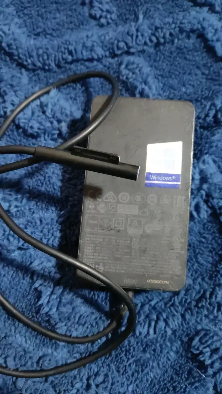 Cargador original Microsoft Surface 65W - 1