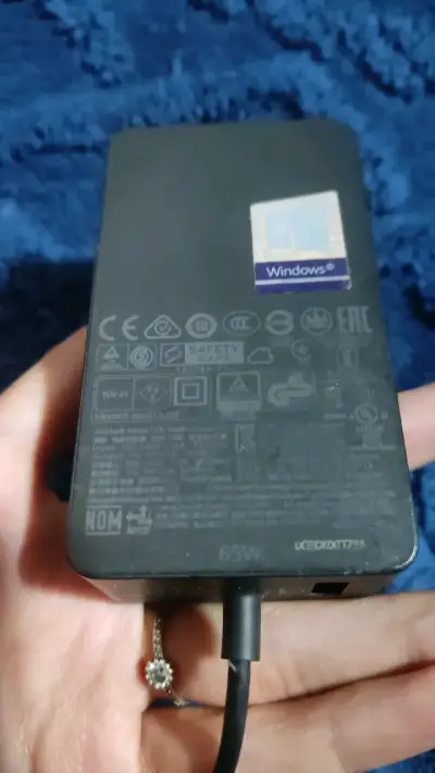 Cargador original Microsoft Surface 65W - miniatura 2