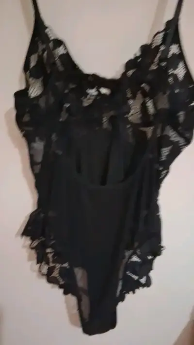 Body de encaje negro elegante - miniatura 2