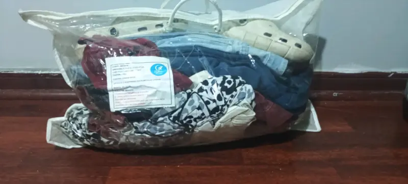 Bolsa con ropa - 2
