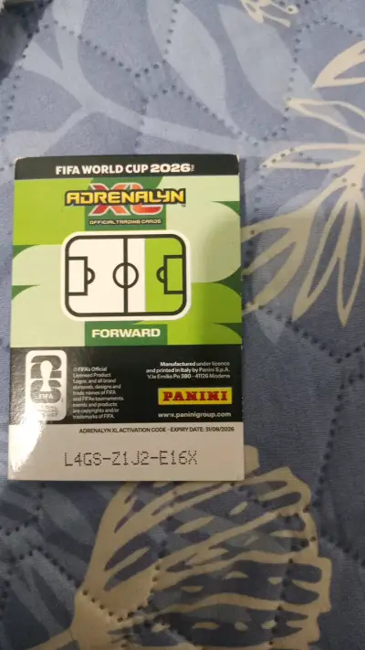 Se vende paquete de figuritas del mundia y tarjeta - miniatura 3